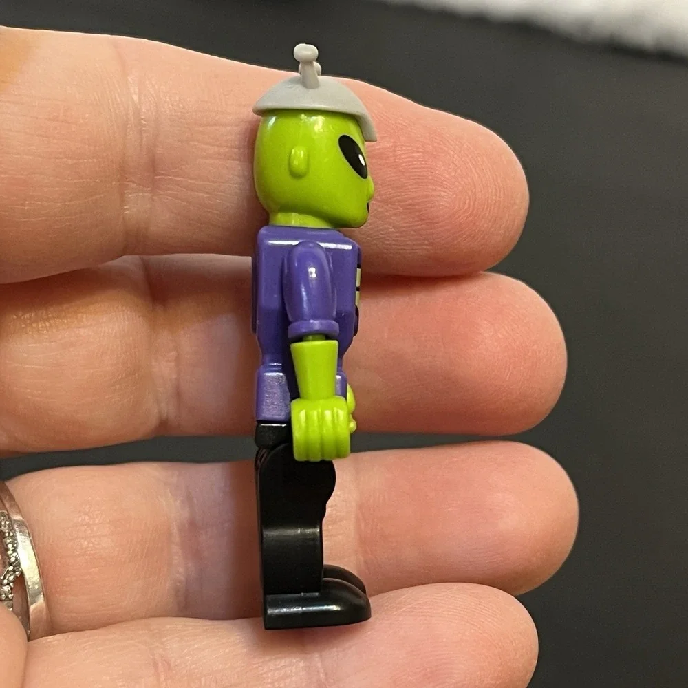 Mega Bloks Micro Action Figure # 2 Alien Mega Blocks Mini Figure Purple Green